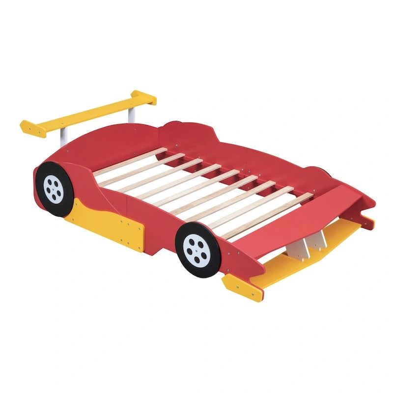 Lit plate-forme voiture de course grandeur nature avec roues