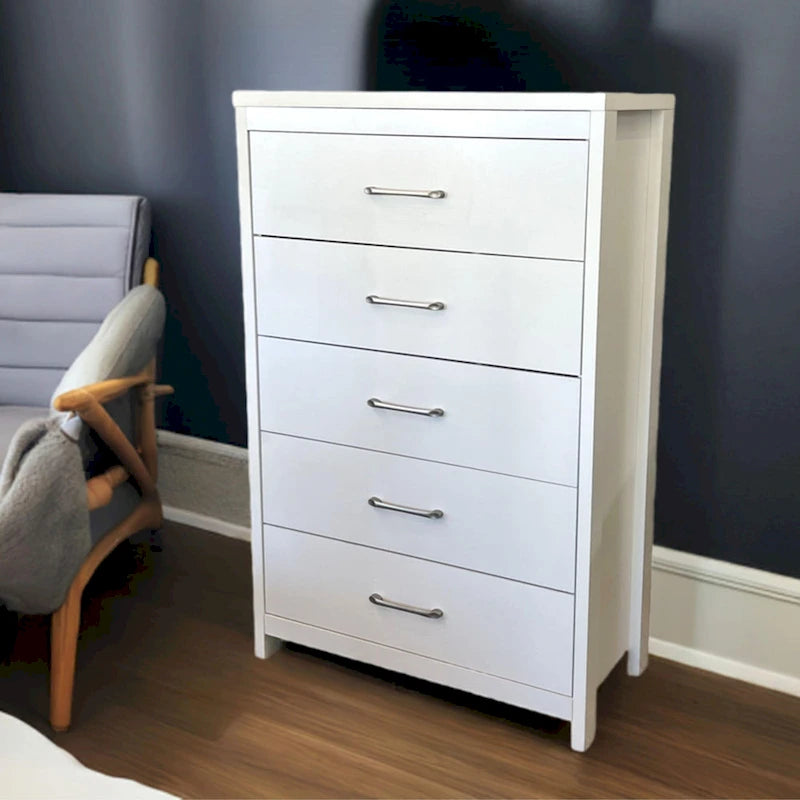 Commode verticale à 5 tiroirs Chêne noueux / Blanc / Noir avec poignées en nickel brossé et assemblage sans outils