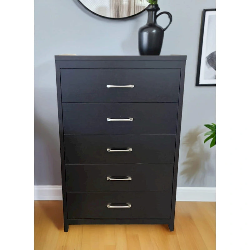Commode verticale à 5 tiroirs Chêne noueux / Blanc / Noir avec poignées en nickel brossé et assemblage sans outils