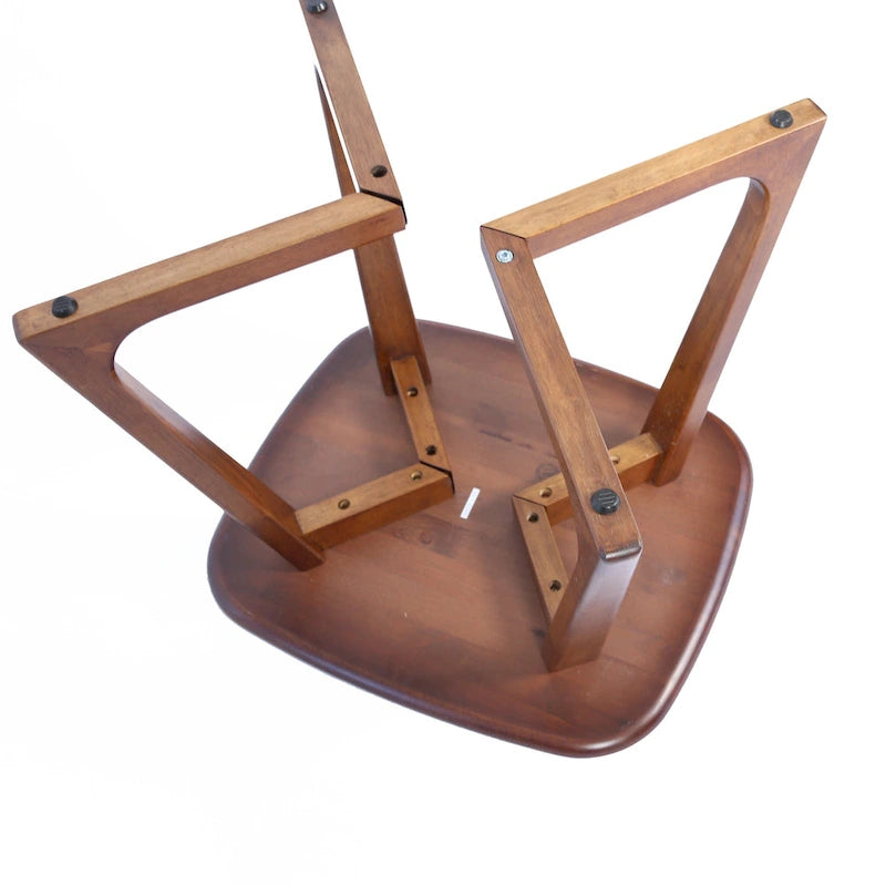 Table d'appoint rectangulaire en noyer et bois d'hévéa à bords naturels avec finition anti-rayures